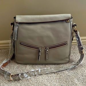 NWT Dooney & Bourke Florentine leather pocket sac